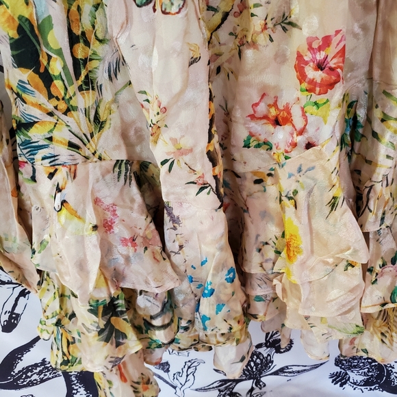 ✴️ NWT HEMANT & NANDITA Veena Floral Dress long Sleeve Size Small Yellow - Picture 8 of 13